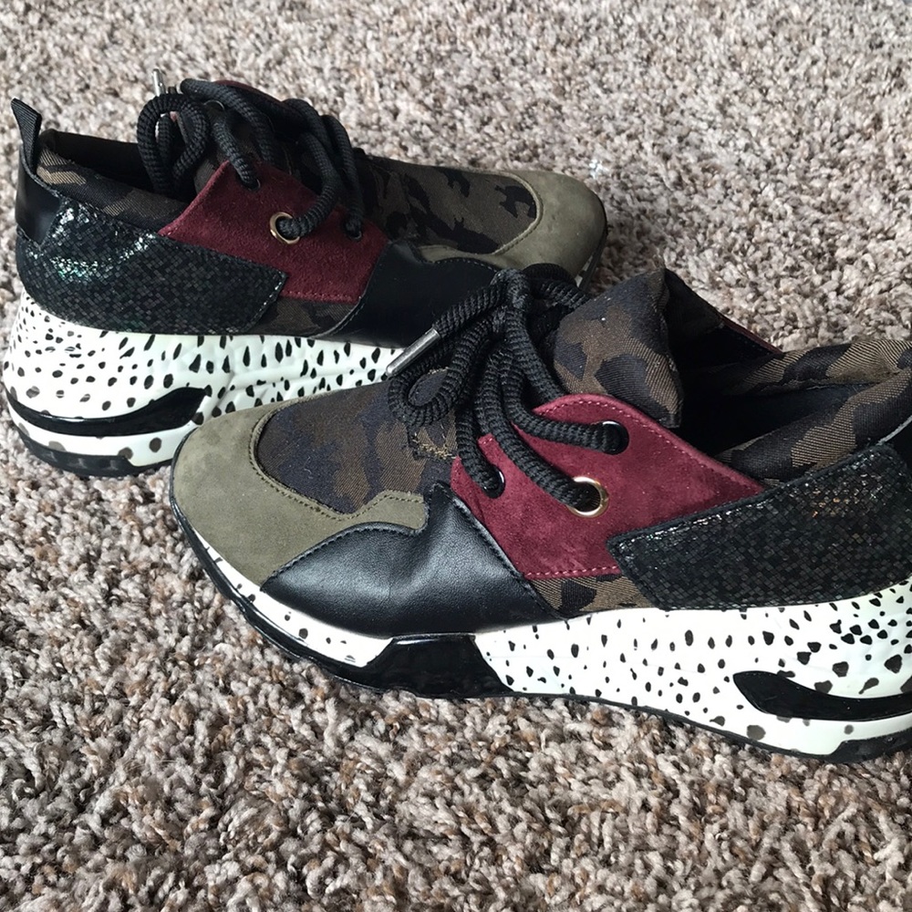 Sneakers